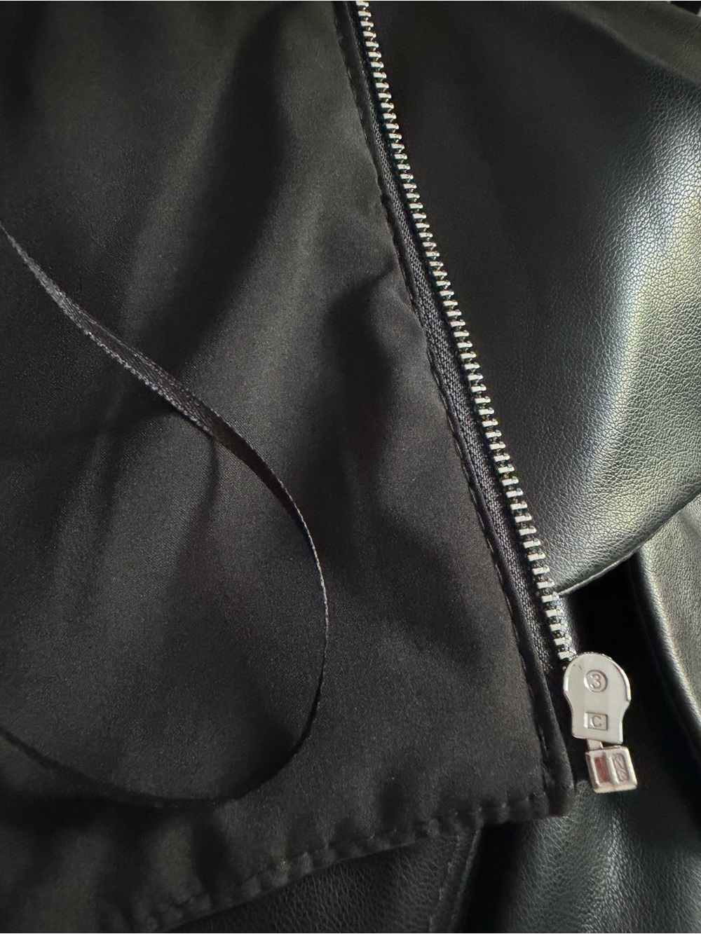 MILLY Black Vegan Leather One Shoulder Bow Crop Top Faux Leather Bustier Size S - Picture 8 of 10